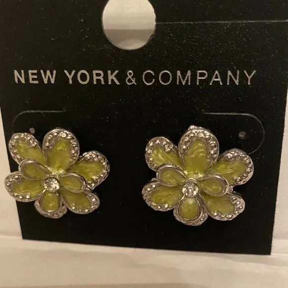 Women's Earrings - Picture 2 of 3